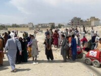 Talibanii i-au dat foc unei femei pentru că a gătit prost. Tinere transportate în sicrie pentru a fi exploatate sexual