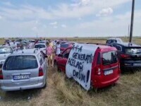 Protest din cauza unui drum care arată ca după bombardament. Nu a fost reparat de 30 de ani