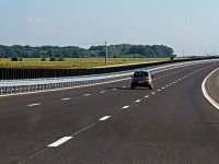 Doi șoferi au fost depistați în timp ce circulau cu viteze amețitoare pe un segment de autostradă din județul Brașov