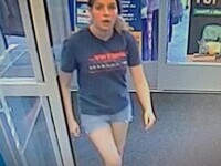 O femeie este căutată după ce a aruncat la gunoi un rucsac murdar de sânge și cu rămășițe umane în el