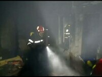 Clipe de groază la pensiunea din Vâlcea cuprinsă de flăcări: O femeie a aruncat un copil de la etaj