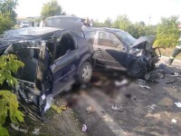 FOTO Cinci persoane au ajuns la spital după un accident din Vaslui. Un copil rănit, trasnportat la Iași