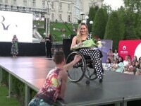Prezentare de modă în scaune rulante, la Iași. 13 tineri cu povești de viață tulburătoare au defilat pe podium