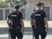 polițiști în două localități din Vaslui