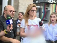 Cine e, de fapt, „Doamna cu coasa” și ce ce dovadă incriminatorie au găsit procurorii la perchezițiile la ea acasă