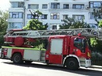 Incendiu într-un bloc din Iași. O femeie s-a intoxicat cu fum, iar 24 de persoane au fost evacuate