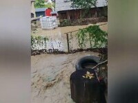 Potop în Maramureș. Locuințele localnicilor au fost măturate de șuvoaie. „A fulgerat de am crezut că dă cu bombe”