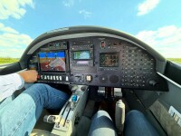 Un telefon a supraviețuit unei căderi de peste 800 de metri dintr-un avion