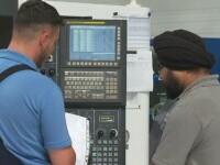 România atrage muncitori calificați din Asia. Ce salarii primesc sudorii, electricienii și inginerii străini