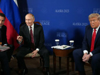 Putin, primit cu aplauze de Trump în Alaska. Discuţiile dintre cei doi s-au încheiat, urmează o conferință de presă