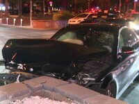 Două mașini s-au izbit violent într-o intersecție din București. O femeie și bebelușul ei de 5 luni au ajuns la spital