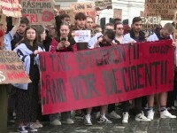 Soluția ministrului Educației pentru studenții nemulțumiți de reducerea burselor: Puteți găsi o slujbă cu jumătate de normă