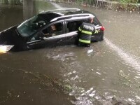 Ploile torențiale au făcut prăpăd în Mehedinți. Pompierii au intervenit pentru a scoate apa din casele oamenilor