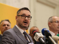 Ce riscă Dan Tanasă după ce i-a îndemnat pe români să refuze comenzile livrate de curierii din Asia și Africa. Reacția CNCD