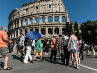 turisti colosseum