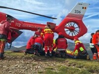 Tragedie în Argeș. Patru persoane au murit după ce o mașină a căzut în prăpastie. Un supraviețuitor, preluat cu elicopterul