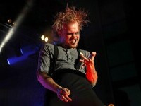 Titlul mondial la air guitar a revenit în Finlanda după 25 de ani. \'\'The Angus\'\' și chitara lui imaginară, show electrizant