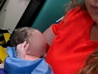 Un bebeluș s-a născut în ambulanță, în drum spre un spital din Capitală. Primele plânsete au adus emoție în autospecială