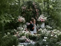 Taylor Swift şi Travis Kelce s-au logodit