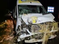 Doi morți și doi răniți pe o șosea din Mureș, după ce o autoutilitară a izbit două căruțe. Atelajele nu erau semnalizate
