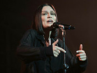 Cântăreața Jessie J va fi supusă unei a doua operații pentru cancerul mamar. Artista va amâna un întreg turneu