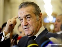 Cum au jurat deputatii sa respecte mandatul: Madalin Voicu in tiganeste, Becali a spus o rugaciune