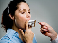 Chiar si daca fumeaza numai o suta de tigari pe toata durata vietii, femeile isi cresc cu 30% riscul de a face cancer la san