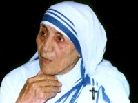 Maica Tereza va fi canonizata. Biserica a recunoscut oficial autenticitatea unei minuni atribuite ei