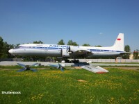 avion Ilyushin Il-18