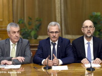 Copresedintele ALDE Calin Popescu-Tariceanu (stg.), presedintele PSD, Liviu Dragnea (ctr.), si presedintele UDMR, Kelemen Hunor (dr.)