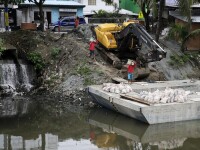 Cel puţin 3 morţi, după ce o furtună tropicală a lovit Filipinele