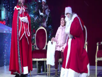 Moș Crăciun a sosit cu o caleașcă în Târgoviște, însoțit de spiriduși
