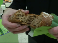 Pâinea viitorului, făcută din făină de greieri. Țara în care se poate găsi acest aliment