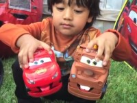 La 7 ani este cel mai bine plătit youtuber. A câștigat 22 de milioane de $ într-un an