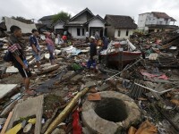 sat distrus de tsunami în Indonezia