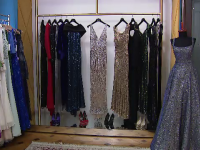 Ținute de închiriat, soluția pentru cei care nu vor să cheltuie mult pe hainele de Revelion