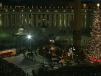 Vaticanul a aprins luminile în bradul de Crăciun. Arborele are înălțimea unui bloc cu 5 etaje