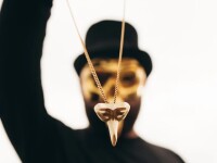 Unul dintre artiștii prezenți pe scena Festivalului Neversea și-a lansat o bijuterie personalizată