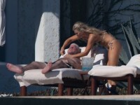 Actorul care a divorțat de soție pentru noua iubită mai tânără cu 27 de ani. GALERIE FOTO