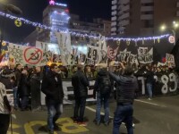 Marș pentru cinstirea eroilor Revoluției, în Piața Universității din București. VIDEO