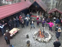 Pomana porcului, în stațiunile de la munte. Cum se distrează românii în ajunul Crăciunului