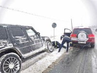 Vremea rea a afectat 7 județe. Zeci de mașini au rămas înzăpezite