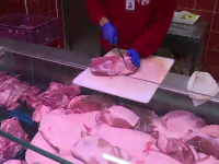 raion de carne in magazin