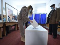 Tineri la vot la alegerile parlamentare