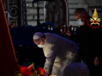 Papa Francisc, singur la o ceremonie care în alți ani strângea zeci de mii de credincioși în centrul Romei