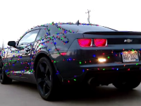 Un american și-a decorat mașina cu beculețe colorate. De unde s-a inspirat. VIDEO