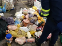Peste o tonă de mâncare și băutură primite de acasă de români pentru sărbători, distruse de poliția din Franța