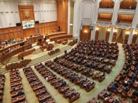 Parlamentul a aprobat eliminarea pensiilor speciale ale senatorilor și deputaților. UDMR nu a votat