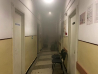 Alertă la policlinica din Reghin din județul Mureș. Un aparat electric, uitat în priză, a luat foc într-un cabinet medical