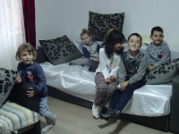 15 familii din Iași vor petrece sărbătorile în casă nouă, datorită părintelui Dan Damaschin